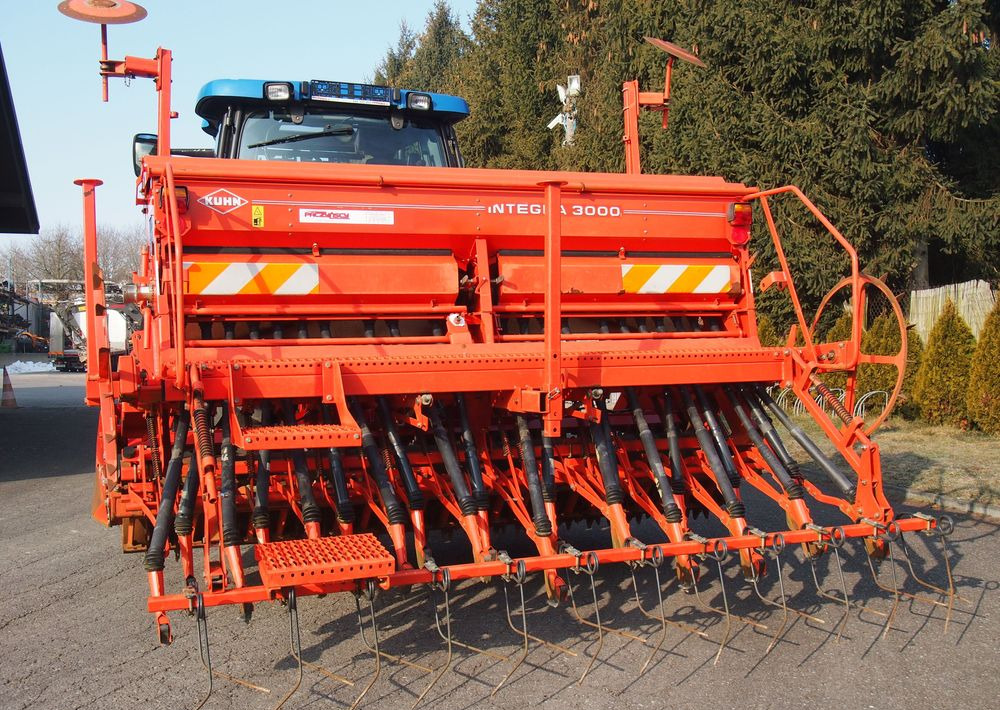 Agregat uprawowo-siewny Kuhn Kuhn HRB302D I INTEGRA 3000 2002 Brona wirowa + siewnik KUHN agregat uprawowo-siewny 3m - Комбајнска семенска дупчалка: слика 5 Agregat uprawowo-siewny Kuhn Kuhn HRB302D I INTEGRA 3000 2002 Brona wirowa + siewnik KUHN agregat uprawowo-siewny 3m - Комбајнска семенска дупчалка: слика 5