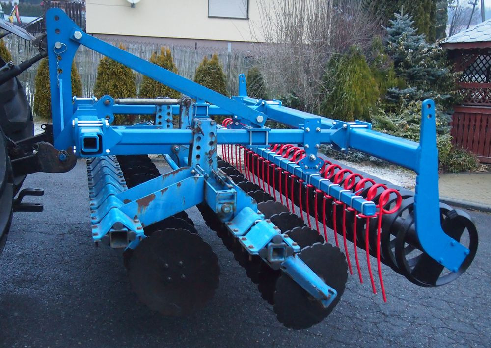 Brona talerzowa Rabe Werk RABE WERK Fielo biro 3000 2006 Brona talerzowa RABE - Ситнач со дискови: слика 4 Brona talerzowa Rabe Werk RABE WERK Fielo biro 3000 2006 Brona talerzowa RABE - Ситнач со дискови: слика 4