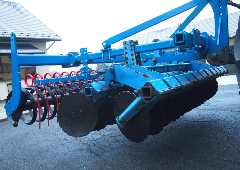 Brona talerzowa Rabe Werk RABE WERK Fielo biro 3000 2006 Brona talerzowa RABE - Ситнач со дискови: слика 3 Brona talerzowa Rabe Werk RABE WERK Fielo biro 3000 2006 Brona talerzowa RABE - Ситнач со дискови: слика 3