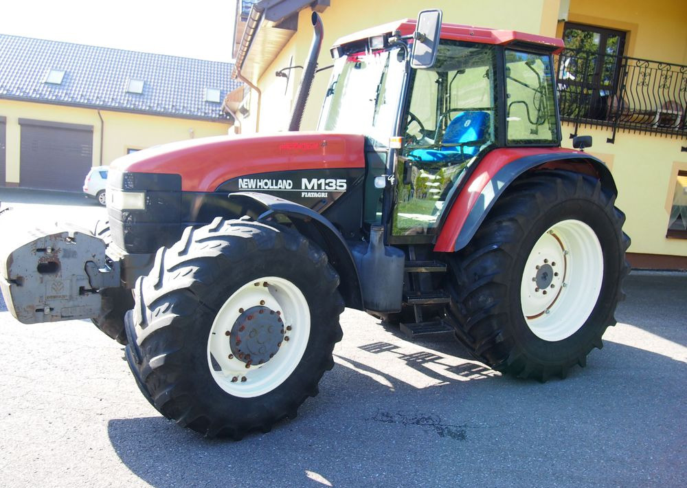 Ciągnik New Holland NH M 135 1998 NEW HOLLAND TM M135 - Трактор: слика 5 Ciągnik New Holland NH M 135 1998 NEW HOLLAND TM M135 - Трактор: слика 5
