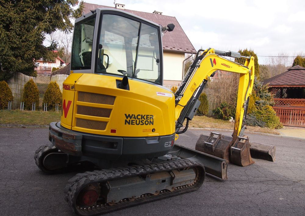Minikoparka Wacker Neuson EZ36 2018 Minikoparka Wacker Neuson - Мини багер: слика 2 Minikoparka Wacker Neuson EZ36 2018 Minikoparka Wacker Neuson - Мини багер: слика 2
