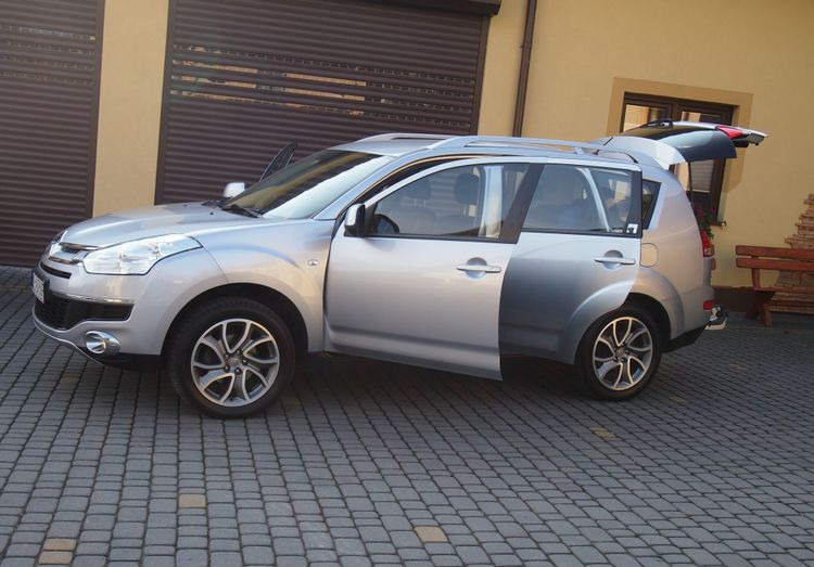 Samochód Citroen C-Crosser 2.2 HDI 2010 Samochód osobowy SUW 4x4 - Автомобил: слика 2 Samochód Citroen C-Crosser 2.2 HDI 2010 Samochód osobowy SUW 4x4 - Автомобил: слика 2