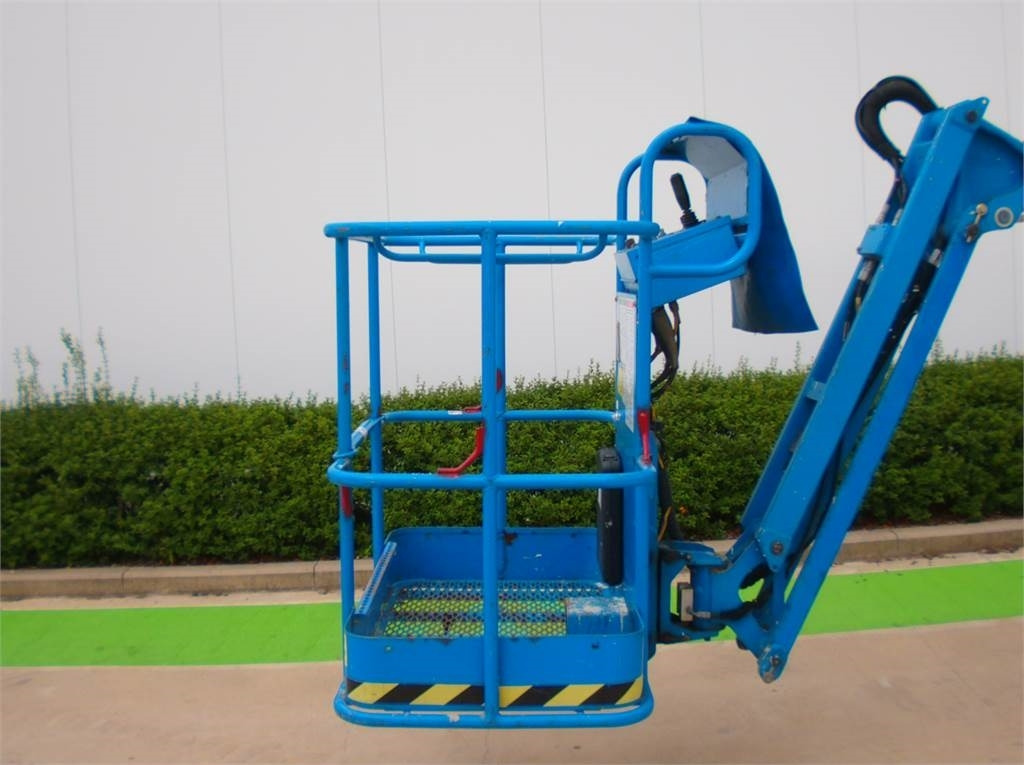 Дигачка зглобна платформа Genie Z30-20N: слика 11