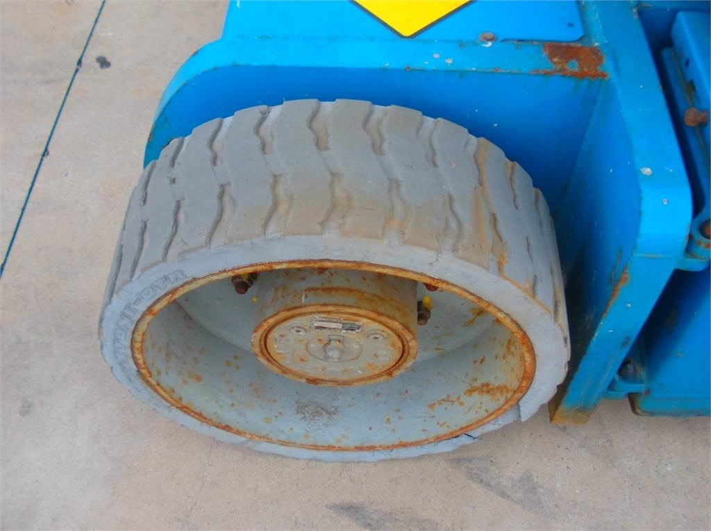 Дигачка зглобна платформа Genie Z30-20N: слика 15