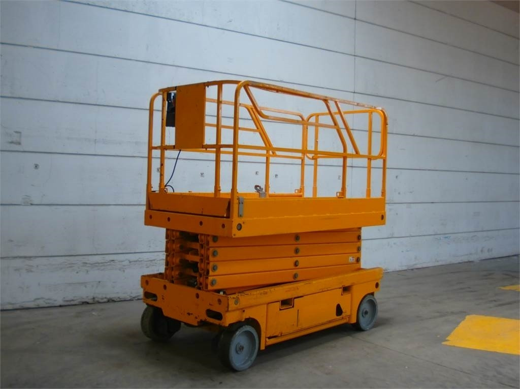 Haulotte Compact 12 - Кревач ножица: слика 4 Haulotte Compact 12 - Кревач ножица: слика 4