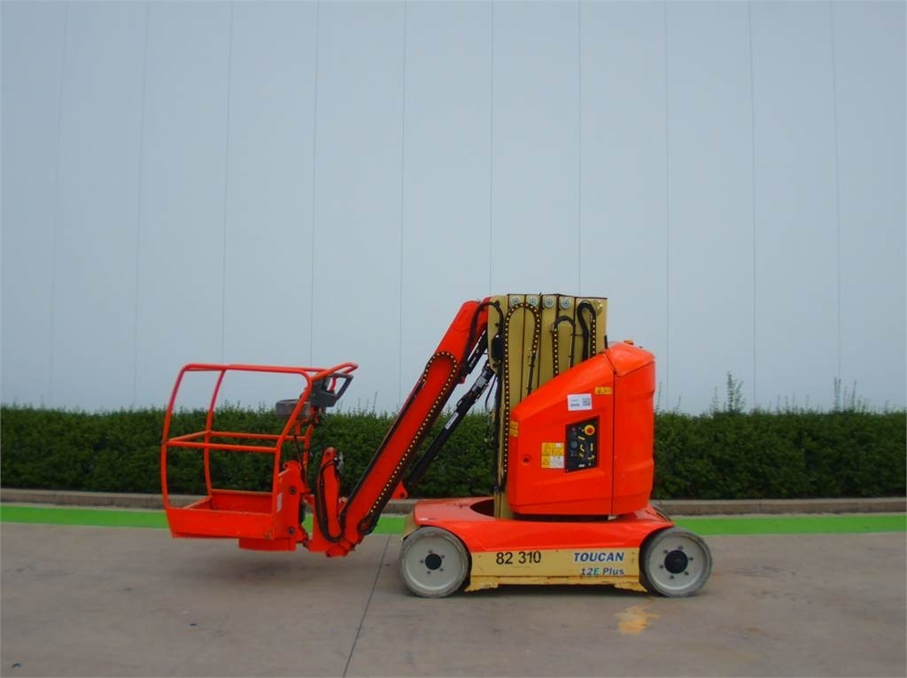 JLG Toucan 12E+ - Вертикален јарболски подигнувач: слика 1 JLG Toucan 12E+ - Вертикален јарболски подигнувач: слика 1