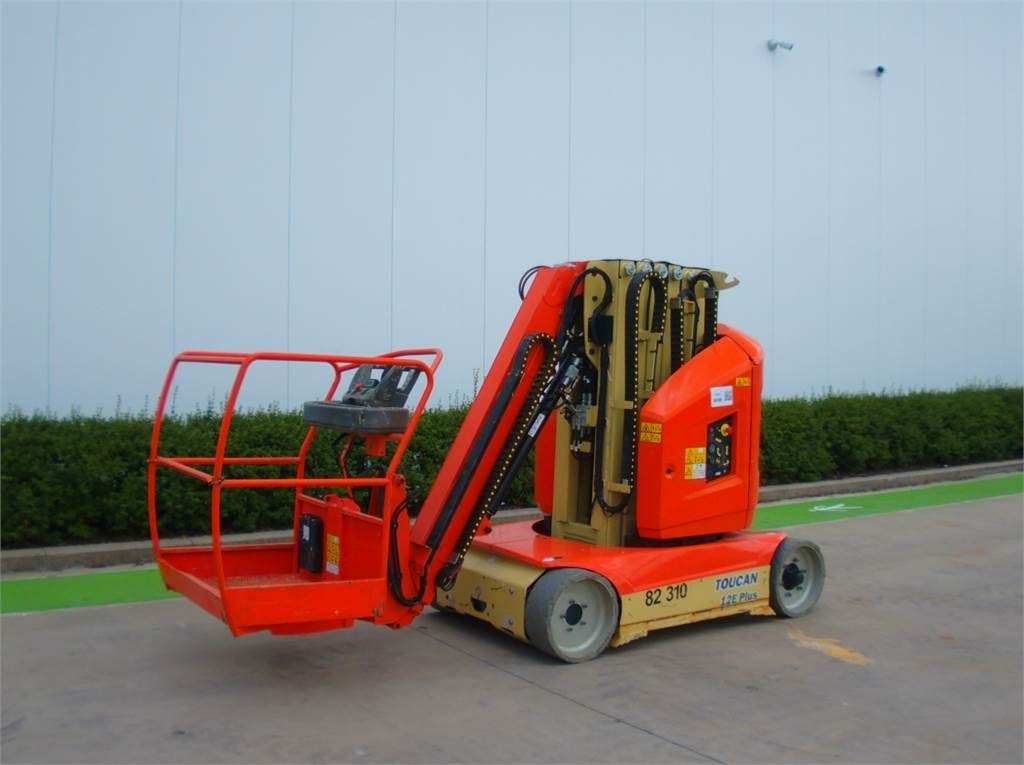 JLG Toucan 12E+ - Вертикален јарболски подигнувач: слика 2 JLG Toucan 12E+ - Вертикален јарболски подигнувач: слика 2