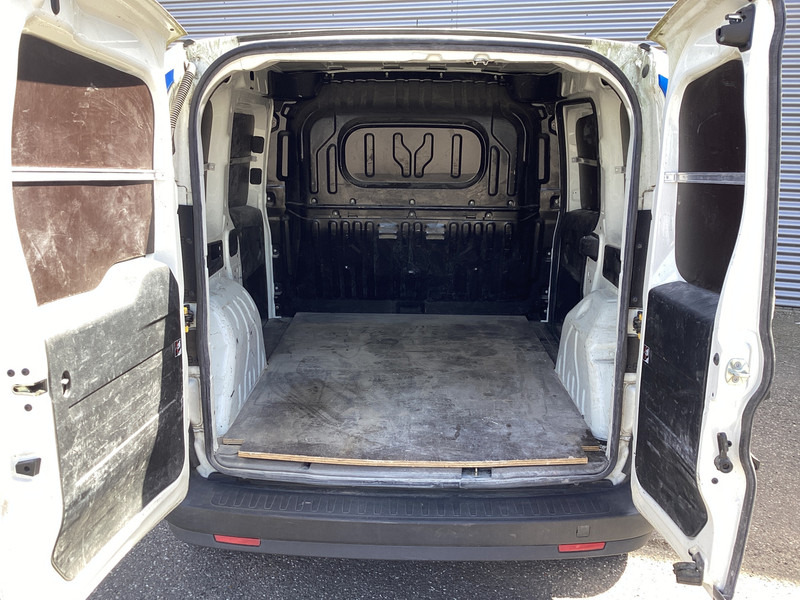 Fiat Dobló Cargo 1.3 MJ BPM VRIJ! 7x Voorraad NL Auto/ Airco/ Bluetooth/ Betimmering - Мало комбе: слика 5 Fiat Dobló Cargo 1.3 MJ BPM VRIJ! 7x Voorraad NL Auto/ Airco/ Bluetooth/ Betimmering - Мало комбе: слика 5
