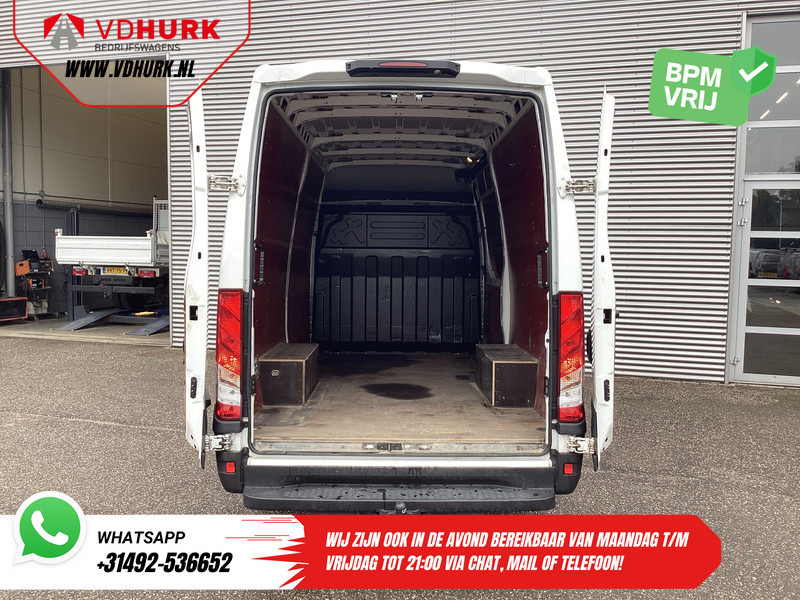 Iveco Daily 35S18 3.0 180 pk L2H2 BPM VRIJ 3.5t Trekhaak/ 270 Gr. Deuren/ Gev. Stoel/ Climate/ CarPlay/ Sidebars/ Camera - Товарно комбе: слика 5 Iveco Daily 35S18 3.0 180 pk L2H2 BPM VRIJ 3.5t Trekhaak/ 270 Gr. Deuren/ Gev. Stoel/ Climate/ CarPlay/ Sidebars/ Camera - Товарно комбе: слика 5
