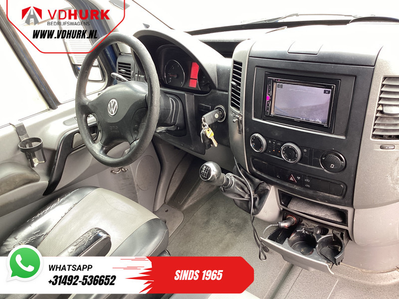 Volkswagen Crafter 2.0 TDI L2 EXPORT ONLY 3.5t Trekhaak/ Imperiaal/ Camera/ PDC/ Airco/ Cruise/ Bluetooth - Товарно комбе: слика 3 Volkswagen Crafter 2.0 TDI L2 EXPORT ONLY 3.5t Trekhaak/ Imperiaal/ Camera/ PDC/ Airco/ Cruise/ Bluetooth - Товарно комбе: слика 3