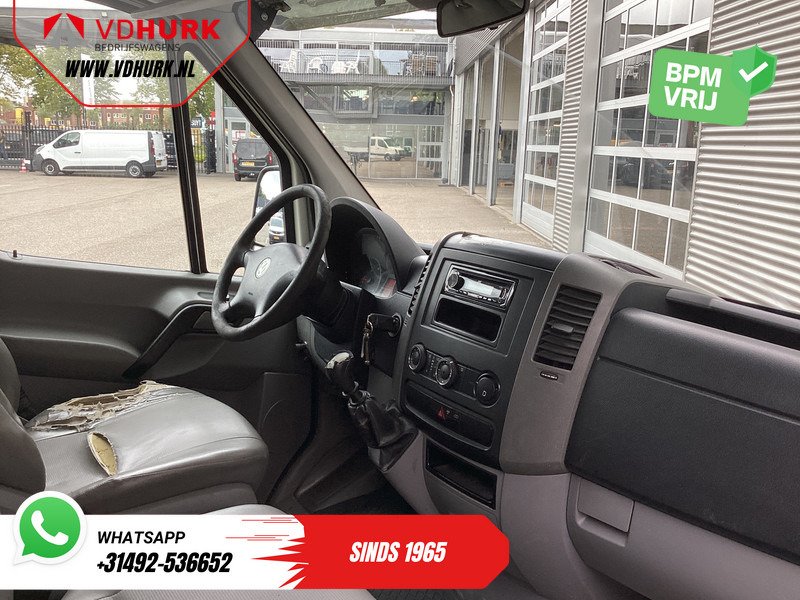 Volkswagen Crafter 2.5 TDI EXPORT Open laadbak 268x201x40/ 5 cil./ 7 Pers./ Trekhaak/ Airco/ Radio - Комбе со отворен сандак, Комби со двојна кабина: слика 3 Volkswagen Crafter 2.5 TDI EXPORT Open laadbak 268x201x40/ 5 cil./ 7 Pers./ Trekhaak/ Airco/ Radio - Комбе со отворен сандак, Комби со двојна кабина: слика 3