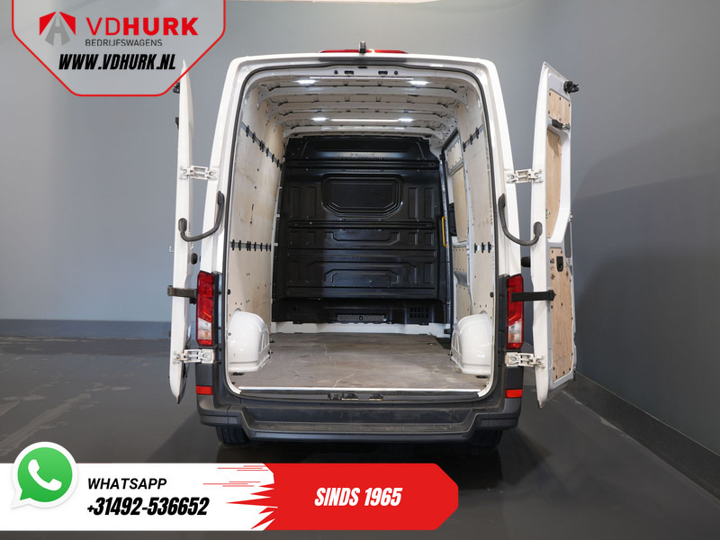 Volkswagen Crafter 35 2.0 TDI 140 pk L3H3 BPM VRIJ! 270Gr. Deuren/ Carplay/ Climate/ Camera/ Cruise - Товарно комбе: слика 5 Volkswagen Crafter 35 2.0 TDI 140 pk L3H3 BPM VRIJ! 270Gr. Deuren/ Carplay/ Climate/ Camera/ Cruise - Товарно комбе: слика 5