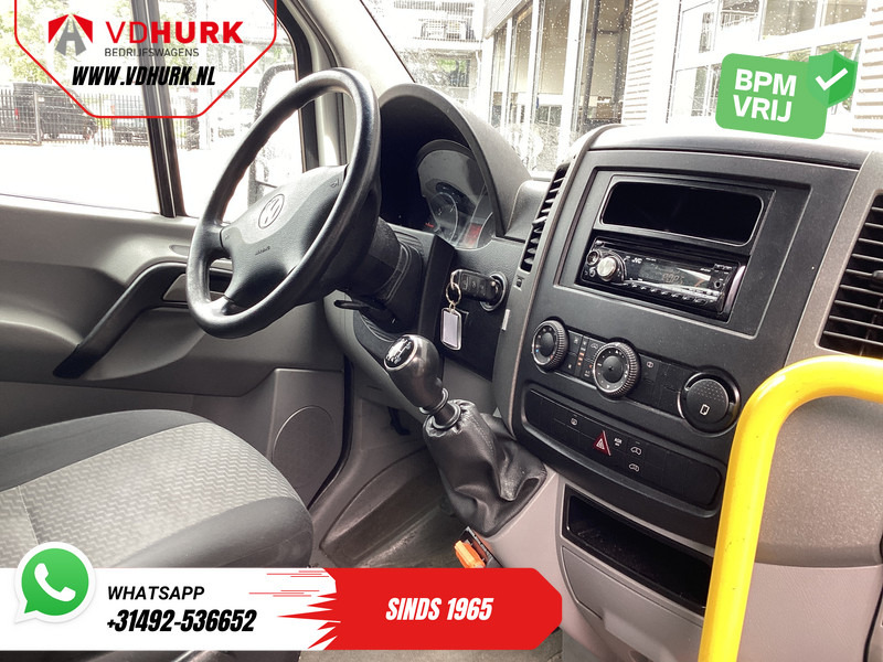 Volkswagen Crafter 35 2.0 TDI L3H2 EXPORT ONLY! €9.559 incl BTW/BPM Rolstoellift/ 9 Pers/ 9P/ Sidebars/ Rearbar/ Airco - Минибус, Патничко комбе: слика 3 Volkswagen Crafter 35 2.0 TDI L3H2 EXPORT ONLY! €9.559 incl BTW/BPM Rolstoellift/ 9 Pers/ 9P/ Sidebars/ Rearbar/ Airco - Минибус, Патничко комбе: слика 3