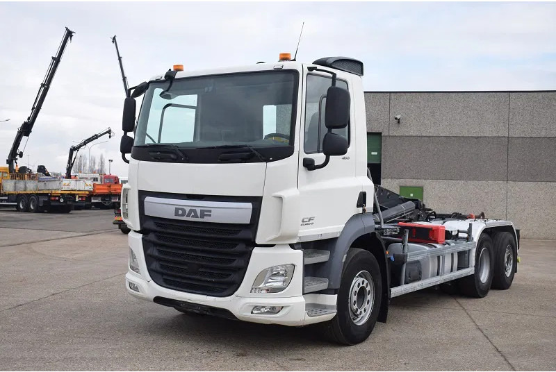 DAF CF 460 - Камион со кука за подигање: слика 2 DAF CF 460 - Камион со кука за подигање: слика 2