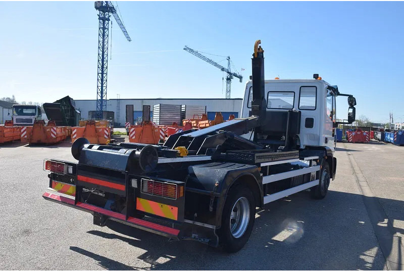 Камион со кука за подигање Iveco Iveco Eurocargo 160E25: слика 6