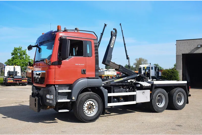 MAN TGS 33.440 - Камион со кука за подигање: слика 2 MAN TGS 33.440 - Камион со кука за подигање: слика 2