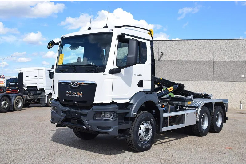 MAN TGS 33.440 - Камион со кука за подигање: слика 2 MAN TGS 33.440 - Камион со кука за подигање: слика 2
