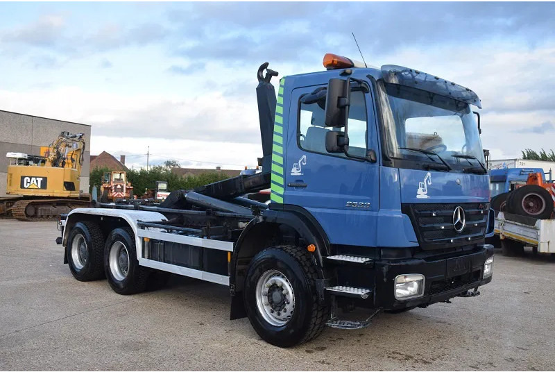 Mercedes-Benz Axor 2633 - Камион со кука за подигање: слика 4 Mercedes-Benz Axor 2633 - Камион со кука за подигање: слика 4