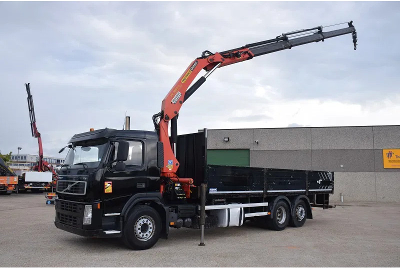 Volvo FM 330 - Камион со кран: слика 1 Volvo FM 330 - Камион со кран: слика 1