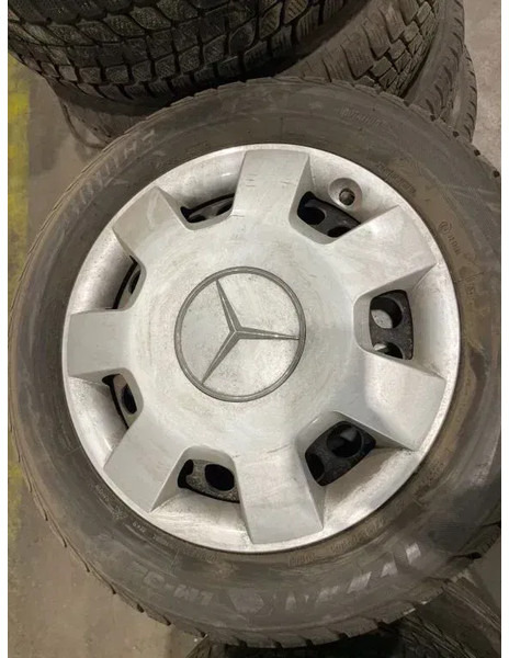 Bridgestone *Mercedes deksels met banden*205/55R16 - Гуми и бандажи за Автомобил: слика 2 Bridgestone *Mercedes deksels met banden*205/55R16 - Гуми и бандажи за Автомобил: слика 2