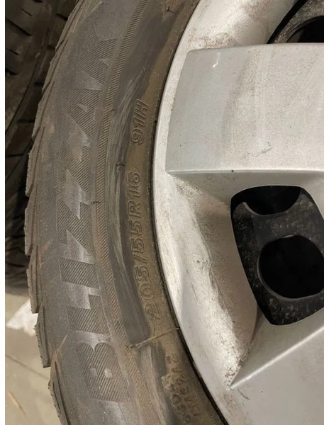 Bridgestone *Mercedes deksels met banden*205/55R16 - Гуми и бандажи за Автомобил: слика 4 Bridgestone *Mercedes deksels met banden*205/55R16 - Гуми и бандажи за Автомобил: слика 4