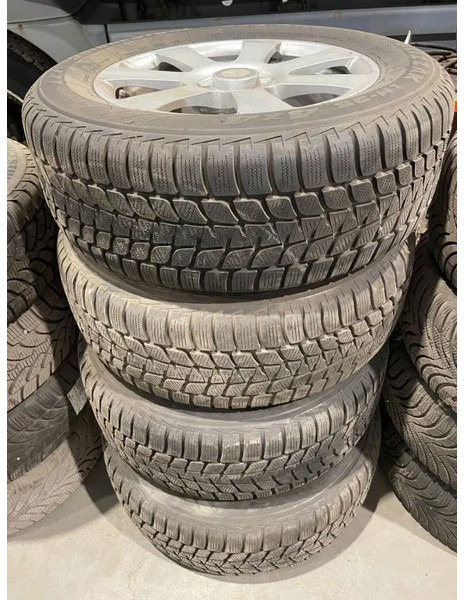 Bridgestone *Mercedes velgen 17 inch met Bridgestone banden*235/60 R17 - Гуми и бандажи за Автомобил: слика 1 Bridgestone *Mercedes velgen 17 inch met Bridgestone banden*235/60 R17 - Гуми и бандажи за Автомобил: слика 1