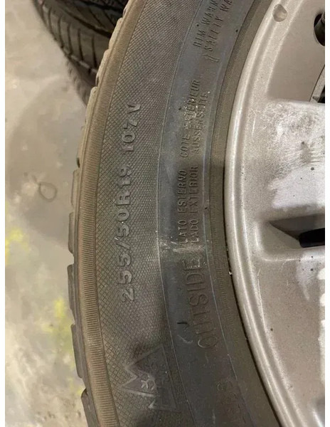Kumho Kumho banden met Mercedes velgen 255/50 R19 107V - Гуми и бандажи за Автомобил: слика 4 Kumho Kumho banden met Mercedes velgen 255/50 R19 107V - Гуми и бандажи за Автомобил: слика 4