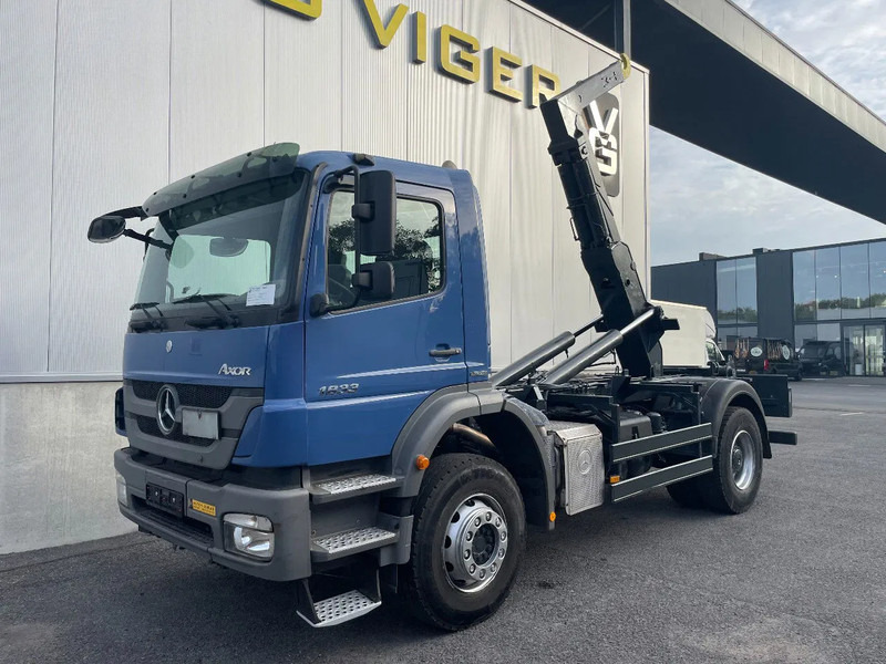 Mercedes-Benz Axor 1833 *cruise control*bluetooth*airconditioning*differentieelslot - Камион со кука за подигање: слика 4 Mercedes-Benz Axor 1833 *cruise control*bluetooth*airconditioning*differentieelslot - Камион со кука за подигање: слика 4