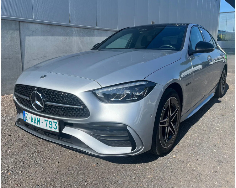 Mercedes-Benz C-Klasse C300e Sedan*AMG PAKKET*NIGHT PAKKET*HEADUPDISPL*360°CAM* - Седан: слика 1 Mercedes-Benz C-Klasse C300e Sedan*AMG PAKKET*NIGHT PAKKET*HEADUPDISPL*360°CAM* - Седан: слика 1
