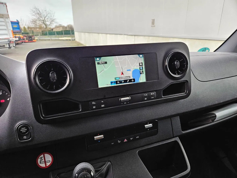 Mercedes-Benz Sprinter 317 CDI*L2H2*360°CAMERA*TEMPOMAT*NAVIGATIE*STOELVERWARMING* - Товарно комбе: слика 5 Mercedes-Benz Sprinter 317 CDI*L2H2*360°CAMERA*TEMPOMAT*NAVIGATIE*STOELVERWARMING* - Товарно комбе: слика 5