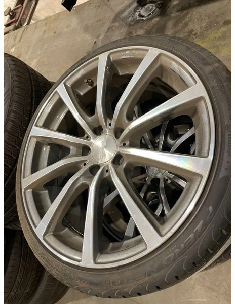 Pirelli *Brock velgen met Pirelli banden *235/35 ZR19 - Гуми и бандажи за Автомобил: слика 1 Pirelli *Brock velgen met Pirelli banden *235/35 ZR19 - Гуми и бандажи за Автомобил: слика 1
