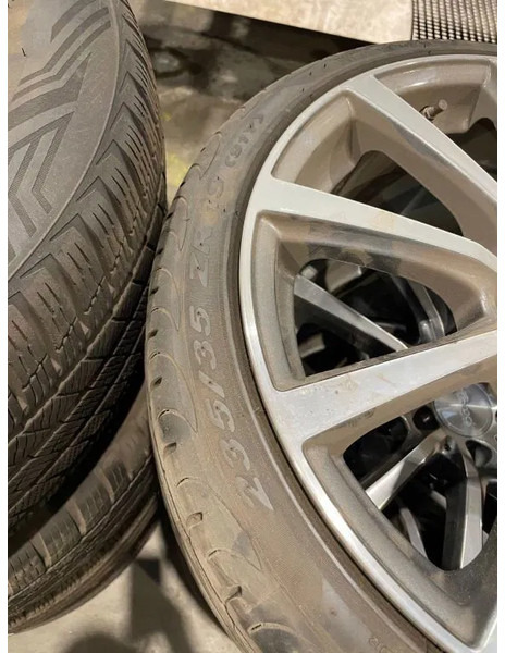 Pirelli *Brock velgen met Pirelli banden *235/35 ZR19 - Гуми и бандажи за Автомобил: слика 4 Pirelli *Brock velgen met Pirelli banden *235/35 ZR19 - Гуми и бандажи за Автомобил: слика 4