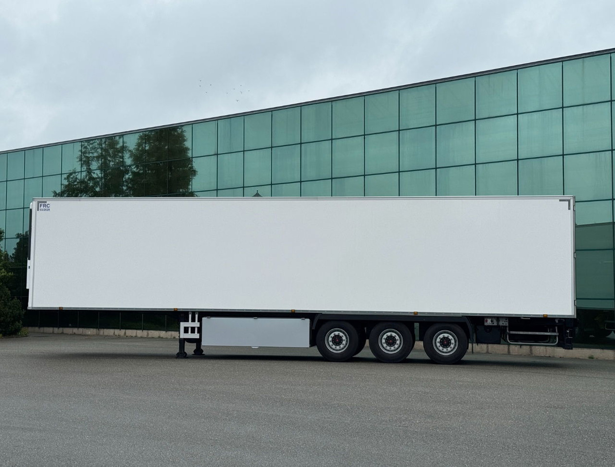 Chereau CSD3 247 CM Wide 265 CM High Thermo King SLXi300 With Only 850 Hours NEW Condition - Полуприколка ладилник: слика 2 Chereau CSD3 247 CM Wide 265 CM High Thermo King SLXi300 With Only 850 Hours NEW Condition - Полуприколка ладилник: слика 2
