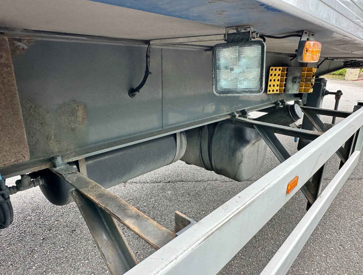 Полуприколка ладилник Gray and Adams City Trailer Carrier Vector 1850 MT TRI-Temp Tail Lift Side Door Steering Axle 3 Pieces Available: слика 12