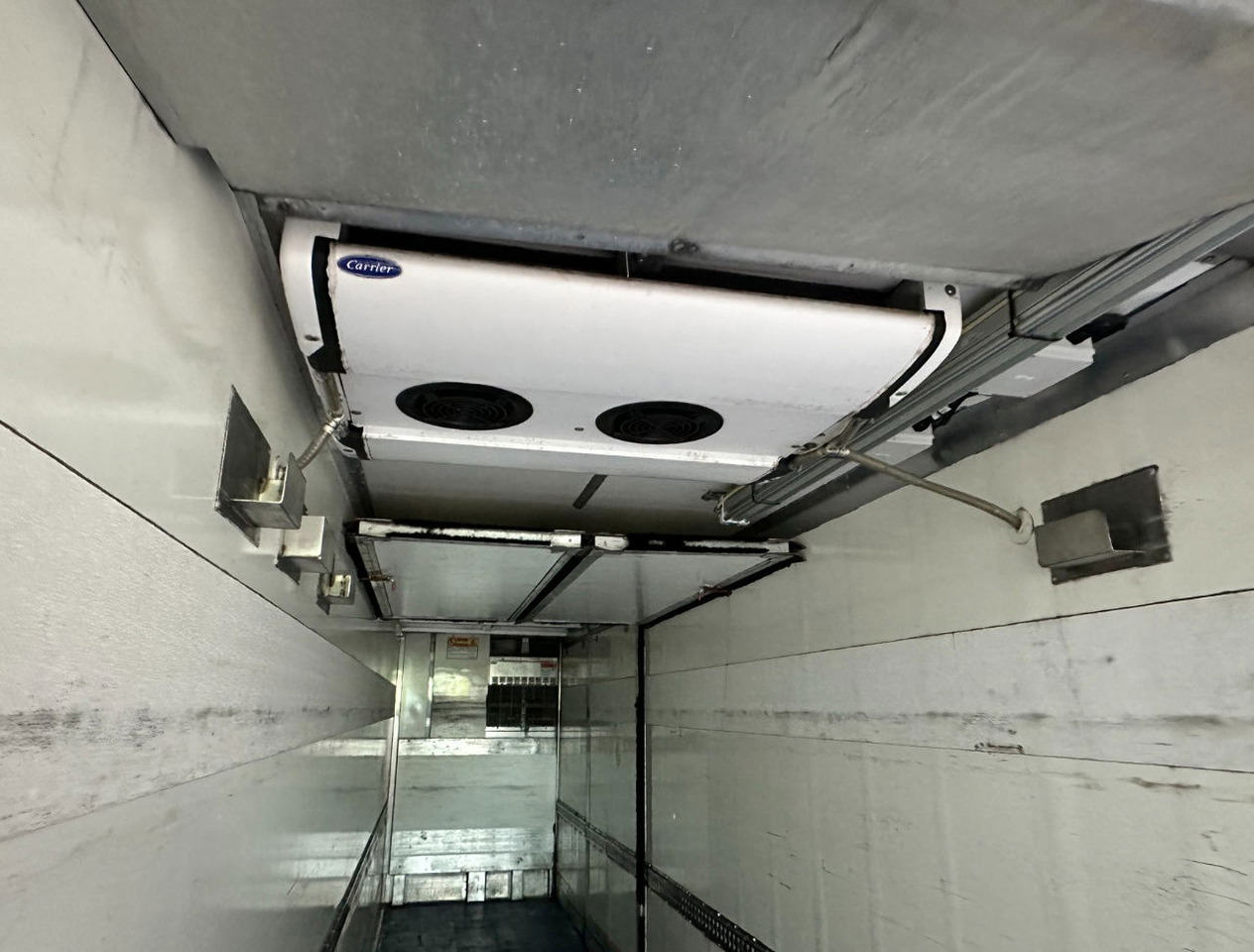 Полуприколка ладилник Gray and Adams City Trailer Carrier Vector 1850 MT TRI-Temp Tail Lift Side Door Steering Axle 3 Pieces Available: слика 19