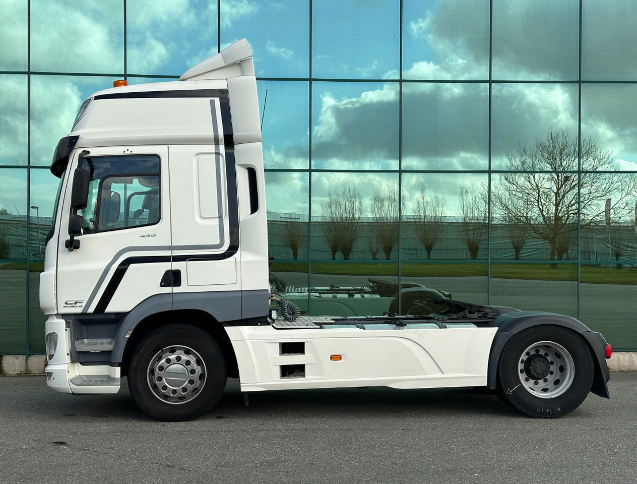DAF CF 440 FT Space CAB 2x Tanks 766.000 KM TOP Condition NL Truck 2 Similar Pie - Камион влекач: слика 2 DAF CF 440 FT Space CAB 2x Tanks 766.000 KM TOP Condition NL Truck 2 Similar Pie - Камион влекач: слика 2