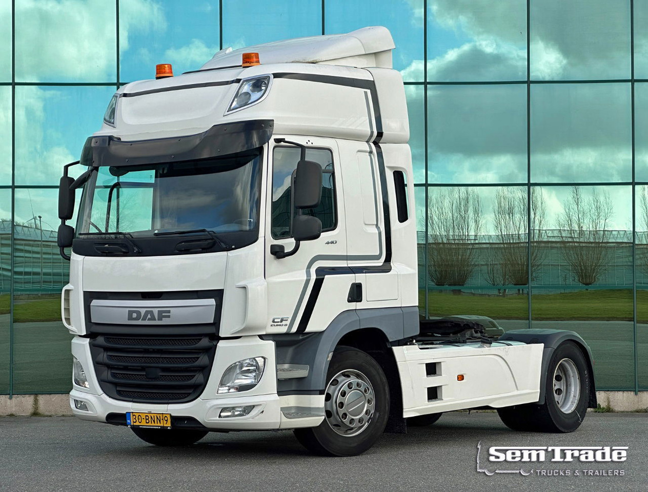 DAF CF 440 FT Space CAB 2x Tanks 766.000 KM TOP Condition NL Truck 2 Similar Pie - Камион влекач: слика 1 DAF CF 440 FT Space CAB 2x Tanks 766.000 KM TOP Condition NL Truck 2 Similar Pie - Камион влекач: слика 1