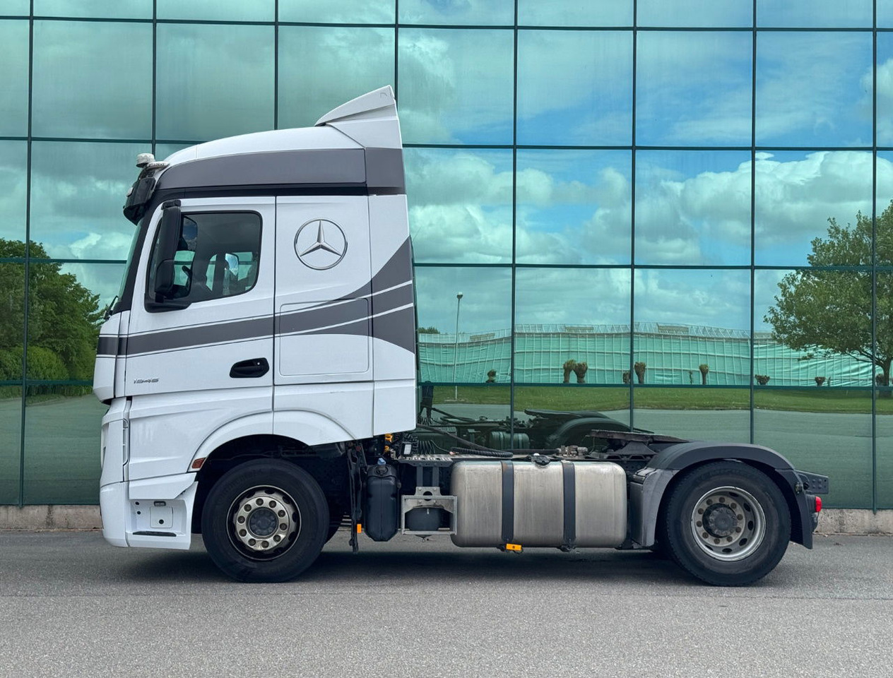 Mercedes-Benz Actros 1945 382.000 KM PTO + Hydraulics TOP Condition - Камион влекач: слика 2 Mercedes-Benz Actros 1945 382.000 KM PTO + Hydraulics TOP Condition - Камион влекач: слика 2