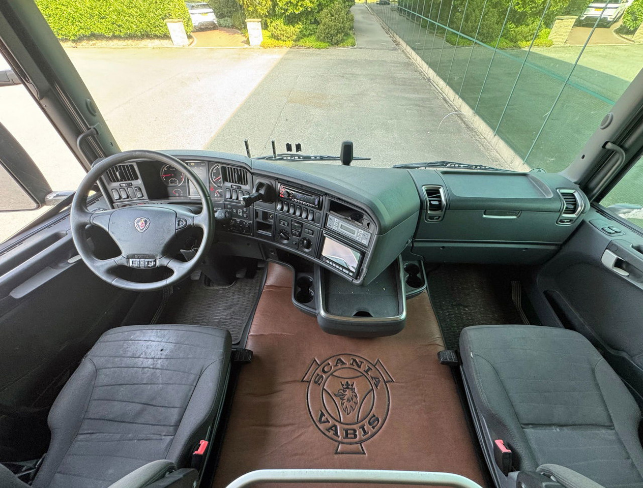 Камион влекач Scania R490 Retarder TRS Genset Good Condition NL Truck: слика 9