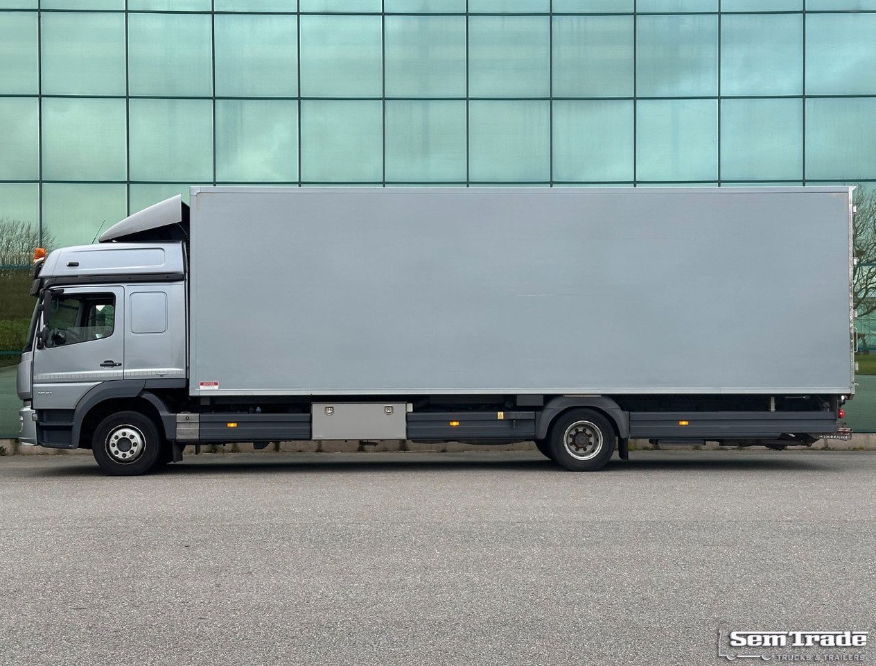 Mercedes-Benz Atego 1221 Euro 6 Isolated BOX + Heater Side Door Tail Lift 336.00 - Камион сандучар: слика 2 Mercedes-Benz Atego 1221 Euro 6 Isolated BOX + Heater Side Door Tail Lift 336.00 - Камион сандучар: слика 2