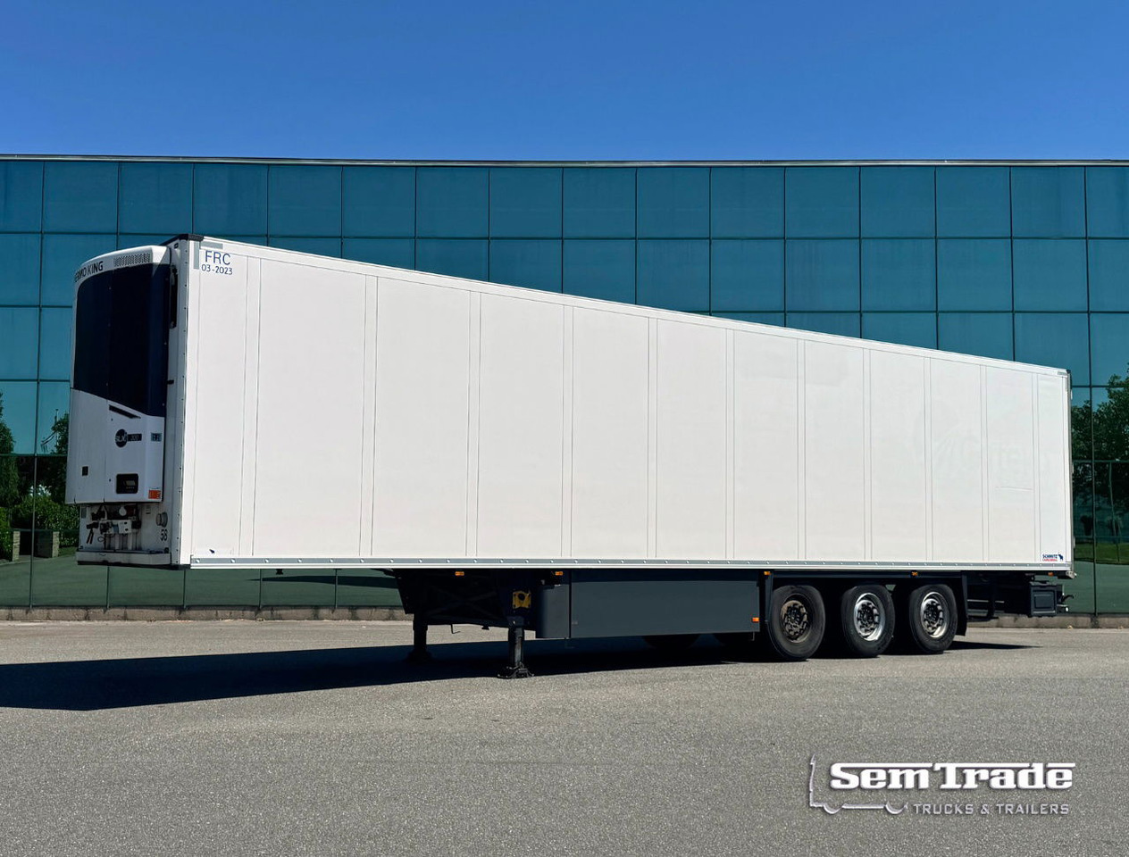 Schmitz Cargobull SCBS3B Thermo King SLXi300 Only 6.822 Hours Thick Roof Disc Brakes NEW TUV - Полуприколка ладилник: слика 1 Schmitz Cargobull SCBS3B Thermo King SLXi300 Only 6.822 Hours Thick Roof Disc Brakes NEW TUV - Полуприколка ладилник: слика 1