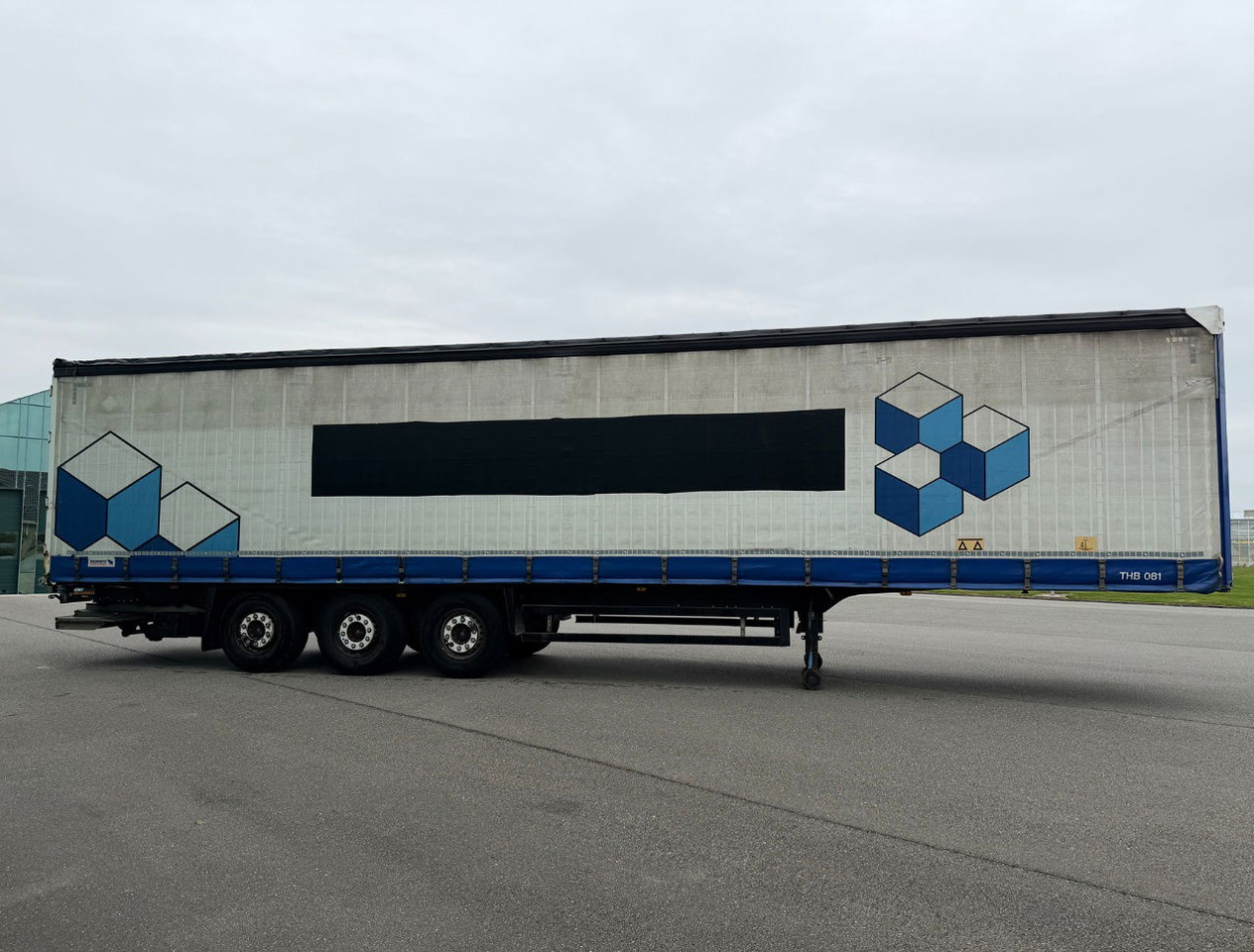 Schmitz Cargobull SCBS3T Disc Brakes Galvanised Chassis 2.000 KG Lift NL Trailer - Полуприколка со церада: слика 5 Schmitz Cargobull SCBS3T Disc Brakes Galvanised Chassis 2.000 KG Lift NL Trailer - Полуприколка со церада: слика 5