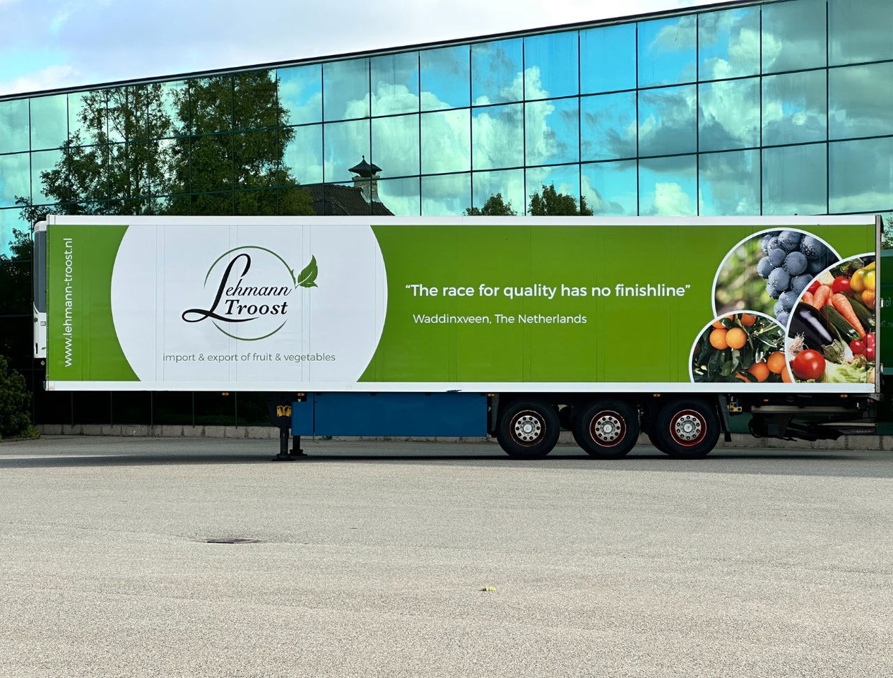 Schmitz Cargobull SKO 24 Thermo King SLX 200 Only 3645 Engine Hours 2X Lift Axle Flowerwide 270 CM High Inside Tail Lift NL-Trailer - Полуприколка ладилник: слика 2 Schmitz Cargobull SKO 24 Thermo King SLX 200 Only 3645 Engine Hours 2X Lift Axle Flowerwide 270 CM High Inside Tail Lift NL-Trailer - Полуприколка ладилник: слика 2