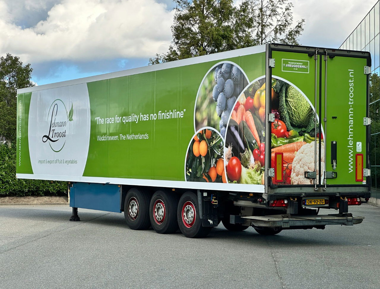 Schmitz Cargobull SKO 24 Thermo King SLX 200 Only 3645 Engine Hours 2X Lift Axle Flowerwide 270 CM High Inside Tail Lift NL-Trailer - Полуприколка ладилник: слика 3 Schmitz Cargobull SKO 24 Thermo King SLX 200 Only 3645 Engine Hours 2X Lift Axle Flowerwide 270 CM High Inside Tail Lift NL-Trailer - Полуприколка ладилник: слика 3