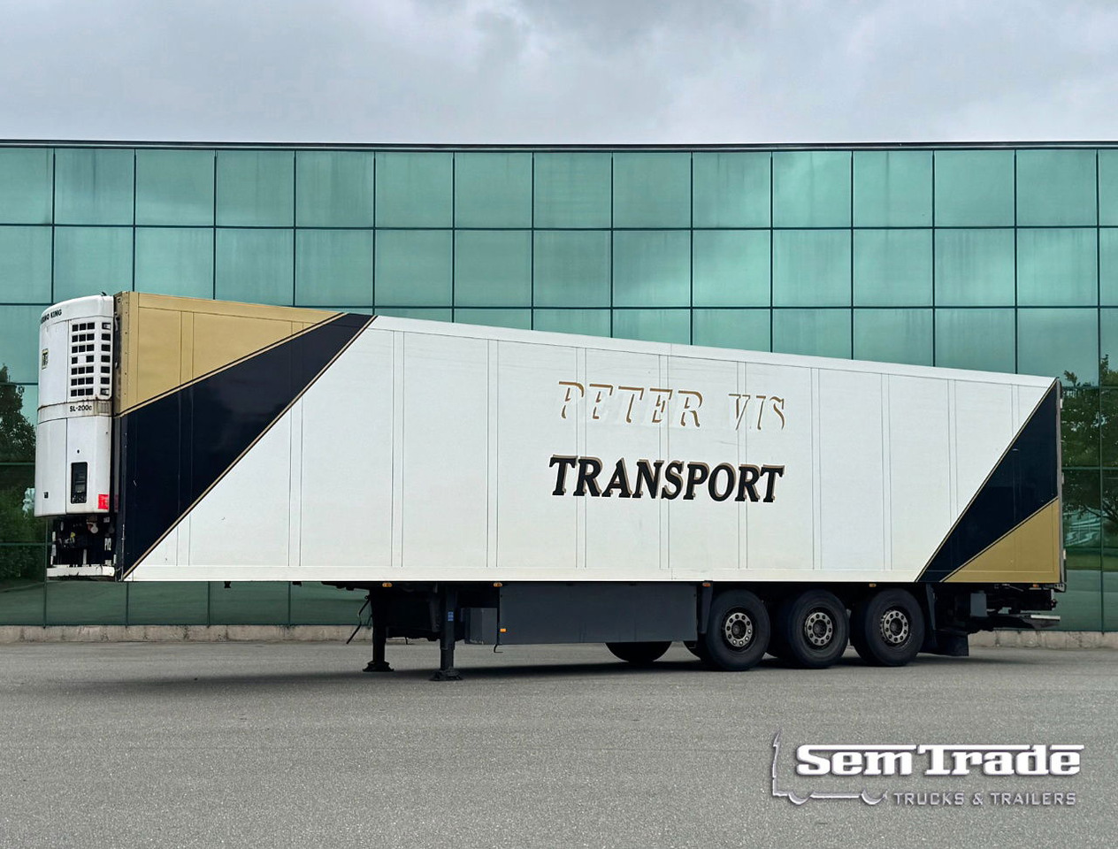 Schmitz Cargobull SKO24 Thermo King SL200e Only 8.900 Hours 270 CM High 250 CM Wide Disc Brakes Lift Axle NL Trailer - Полуприколка ладилник: слика 1 Schmitz Cargobull SKO24 Thermo King SL200e Only 8.900 Hours 270 CM High 250 CM Wide Disc Brakes Lift Axle NL Trailer - Полуприколка ладилник: слика 1