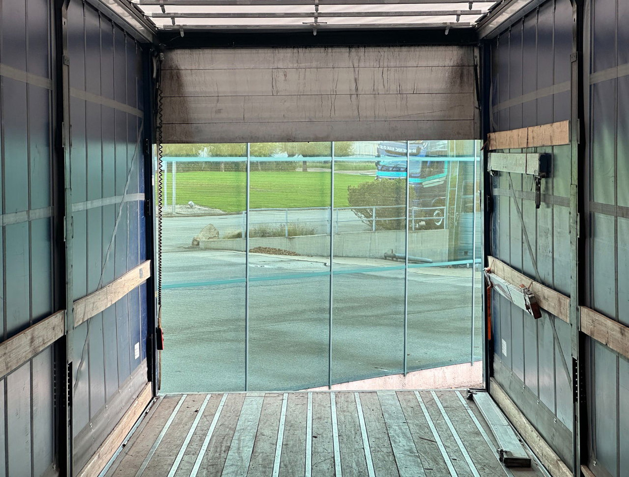 Полуприколка со церада System Trailer Lprs9 City Trailer Tail Lift NEW Condition Holland-Trailer: слика 16