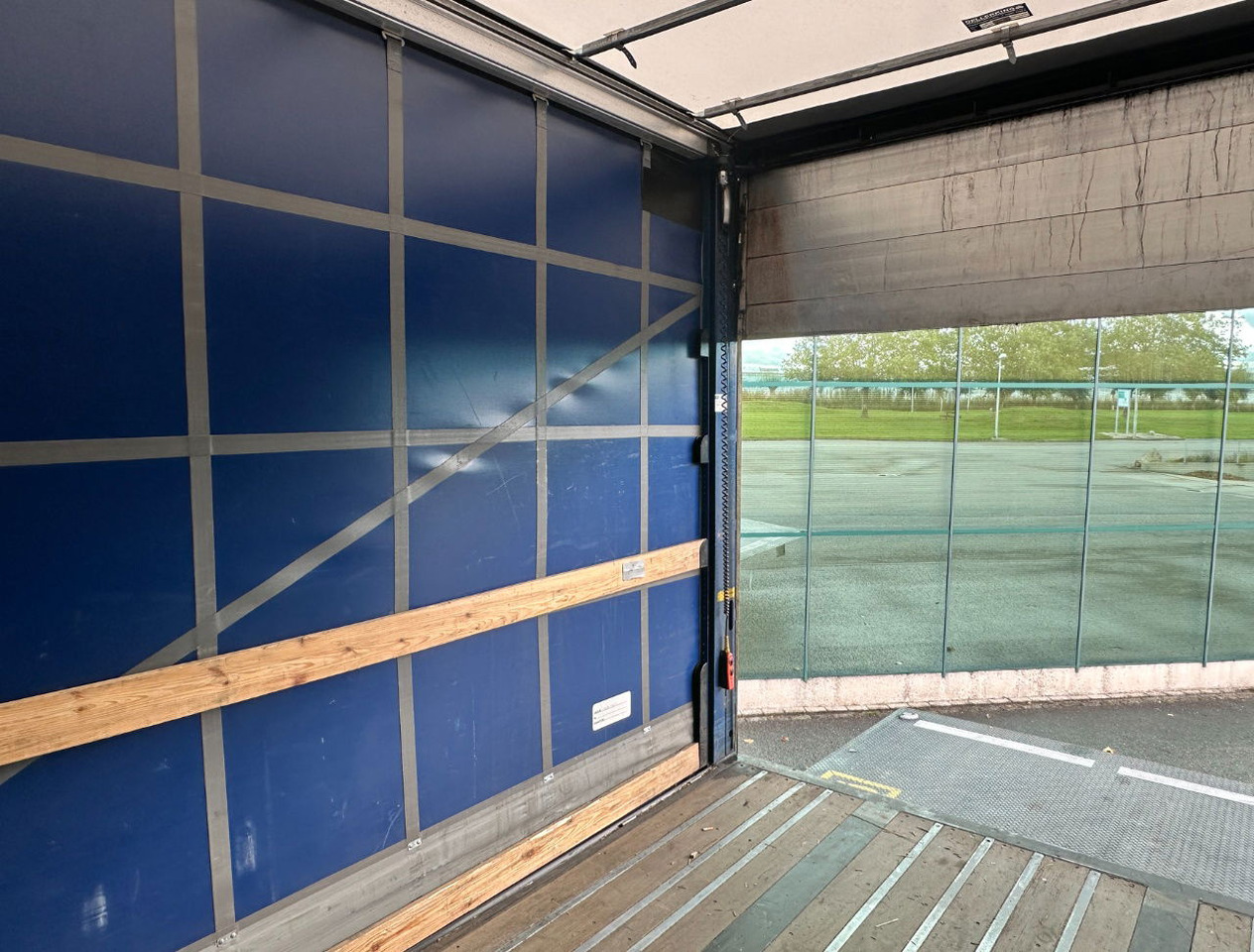 Полуприколка со церада System Trailer Lprs9 City Trailer Tail Lift NEW Condition Holland-Trailer: слика 18