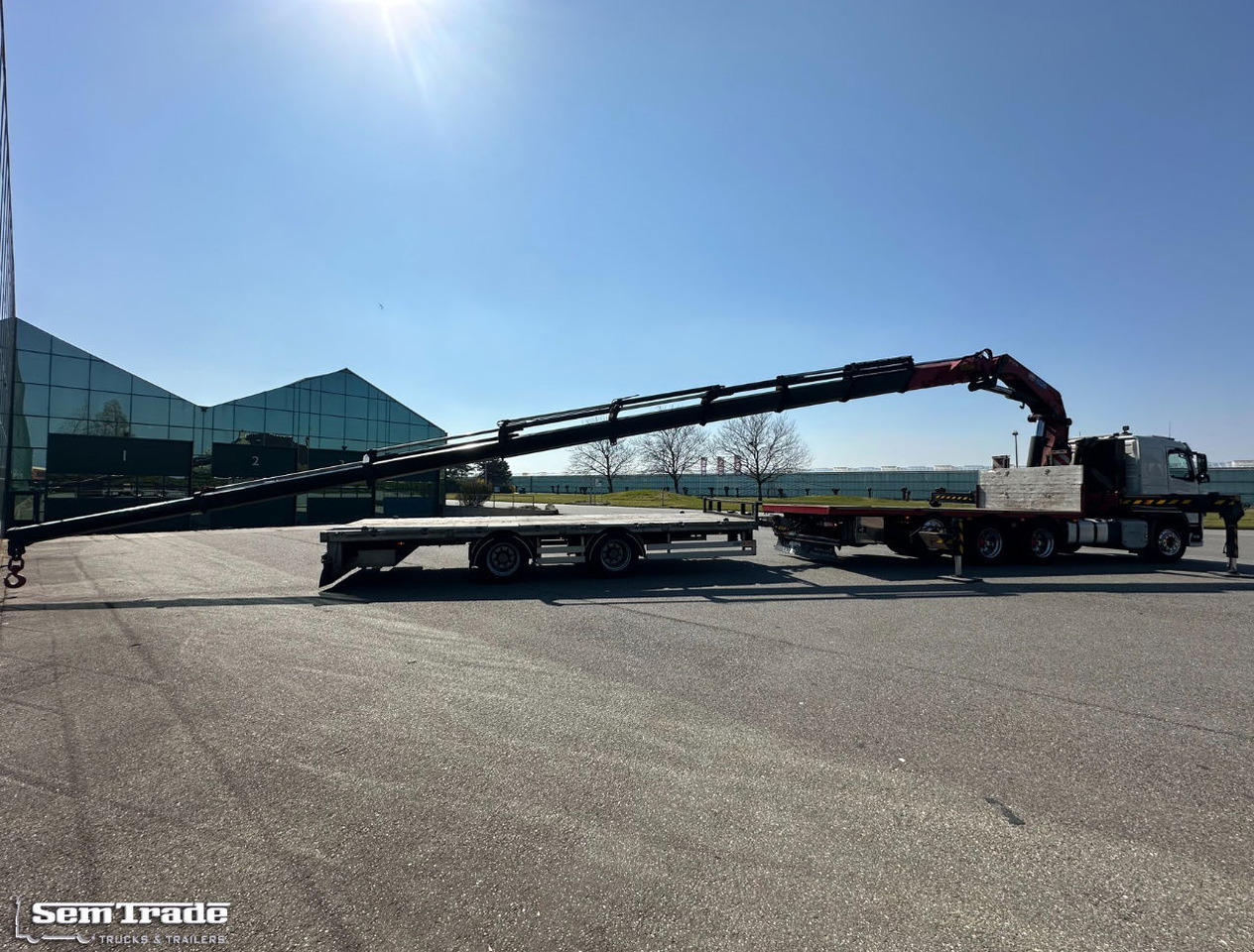 Volvo FMX 540 8X4 HMF 6020 K8 Kraan 231.000 KM + 2023 Sterk Trailer Super Condit - Камион со кран: слика 4 Volvo FMX 540 8X4 HMF 6020 K8 Kraan 231.000 KM + 2023 Sterk Trailer Super Condit - Камион со кран: слика 4