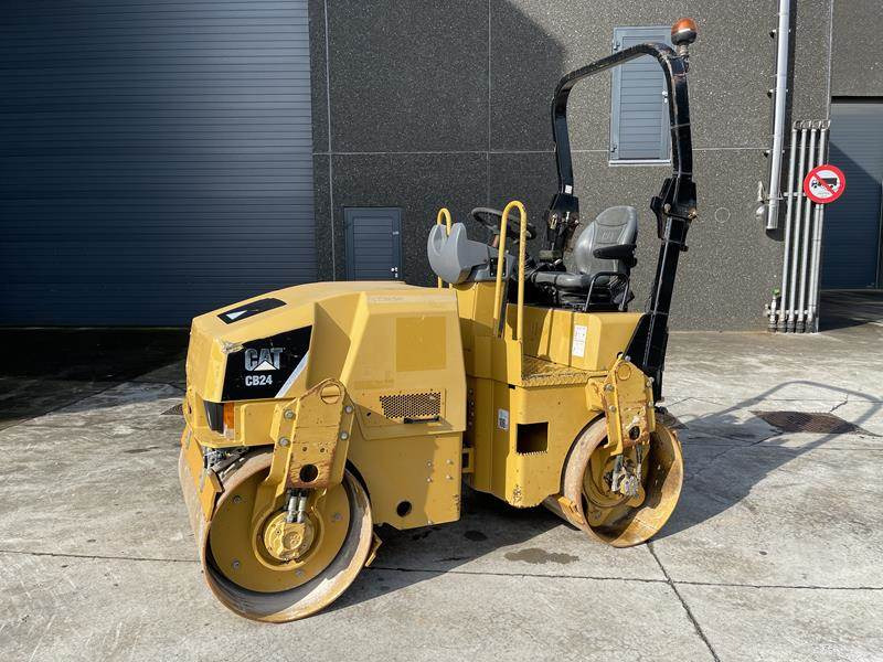 Cat CB 24 - Ваљак: слика 1 Cat CB 24 - Ваљак: слика 1