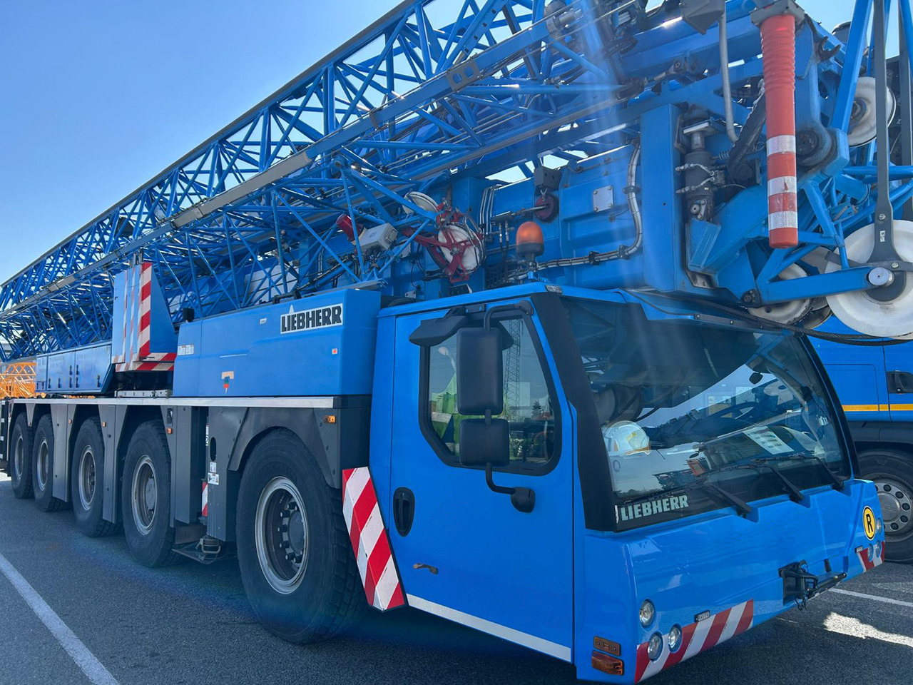 LIEBHERR MK 140 Plus - Мобилен кран: слика 2 LIEBHERR MK 140 Plus - Мобилен кран: слика 2